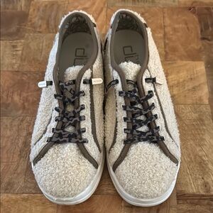 Hey Dude Karma Sherpa